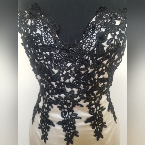 Custom made Gown-Medium - Picture 7 of 7